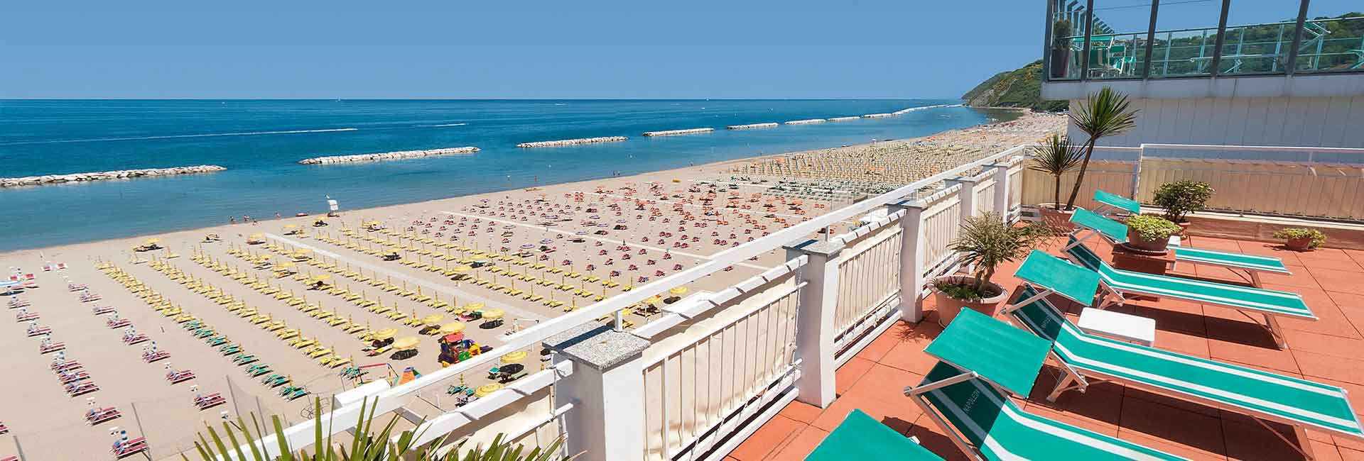 Hotel con vista sulla spiaggia